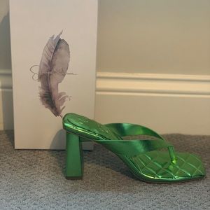 NWB Jessica Simpson metallic green thing heeled slide.  Size 11